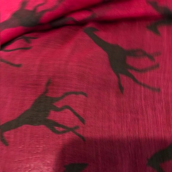 Giraffe Print Novelty Pink Scarf Wrap - Picture 4 of 8